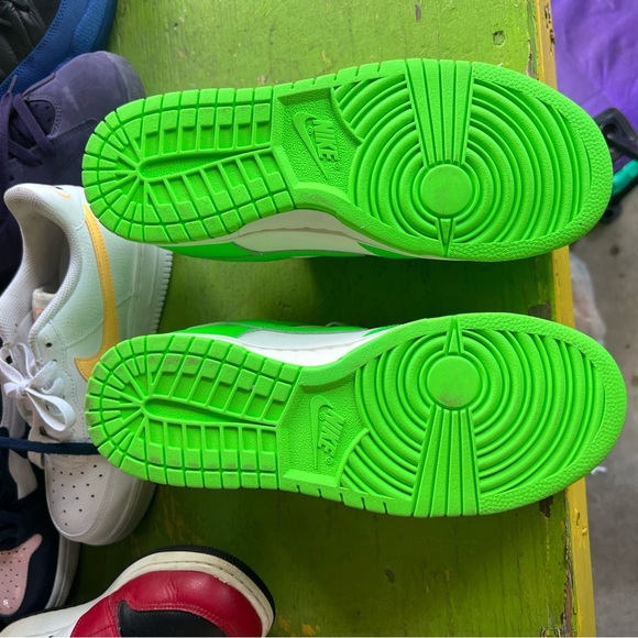 Nike Green and White Athletic Shoes Dunk Low fits men size 8 - Picture 4 of 6